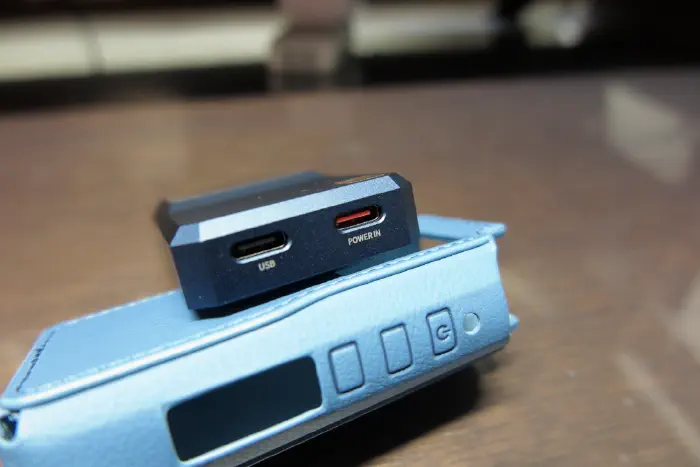 給電ポートとUSBポート