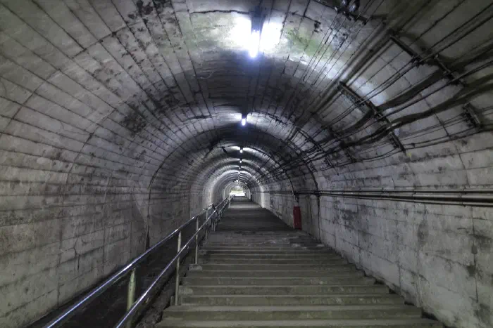 筒石駅 階段