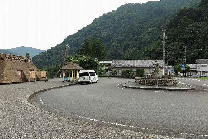奥泉駅前ロータリー