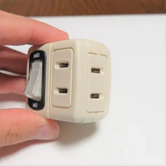 ヤザワ 省エネタップ2個口 側面