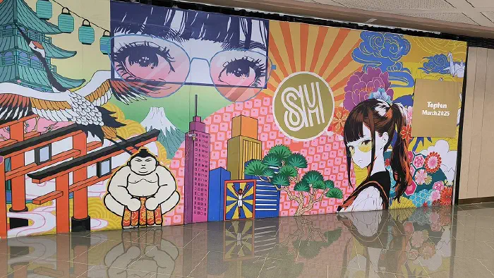 Jモール 壁面アート